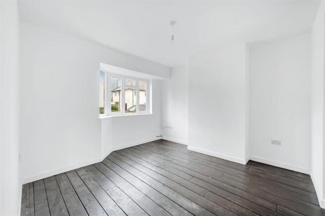 54 Highfield Road-3.jpg