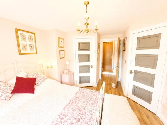 2 bed Terraced for sale Image 12