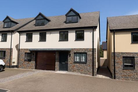 Modern family home offering three double bedrooms, located in the village of Claverham