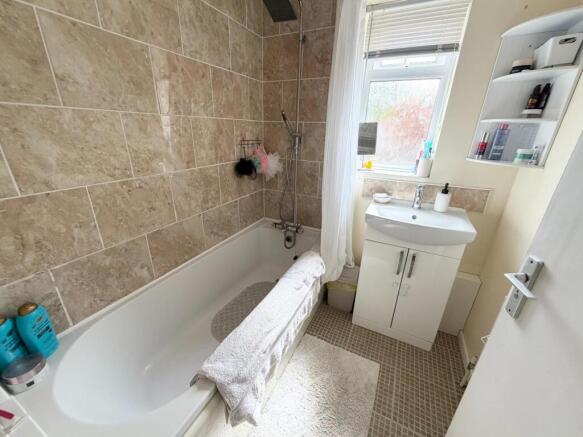 3 bed Semi-Detached for sale Image 12