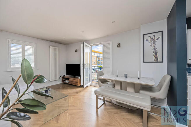 Victory Mews, 4-0...