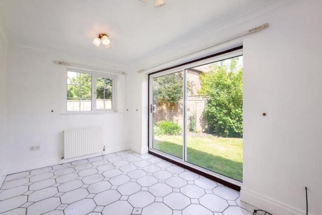 4 bed Detached for sale Image 5