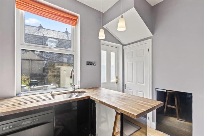 3 bed Terraced for sale Image 7