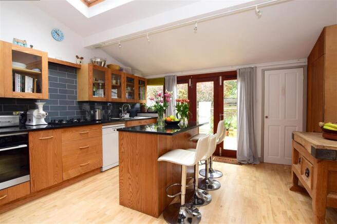Kitchen /Breakfast Area