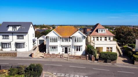Hengistbury Road, Bournemouth, BH6