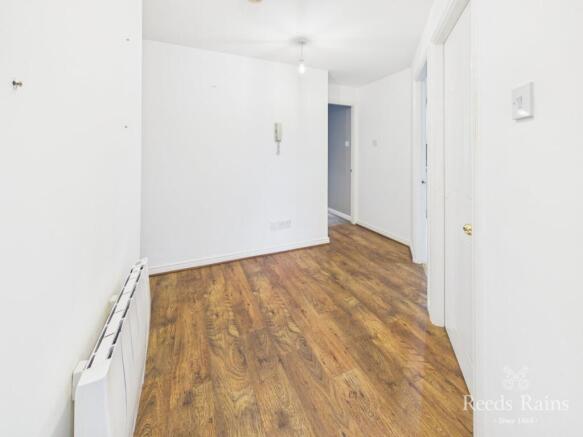 2 bed Apartment for sale Image 11