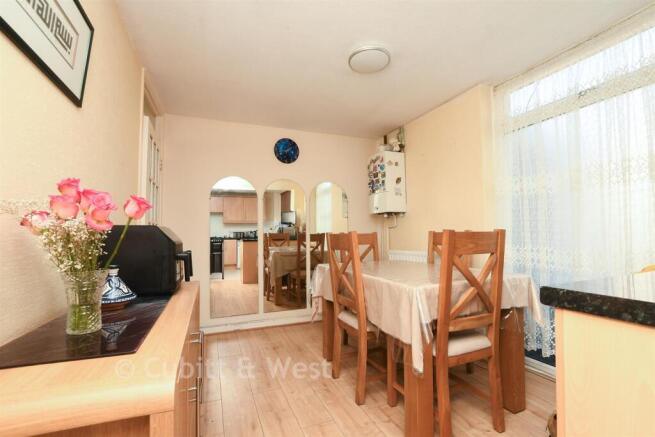 Baxter Avenue, Redhill, Surrey photo 4