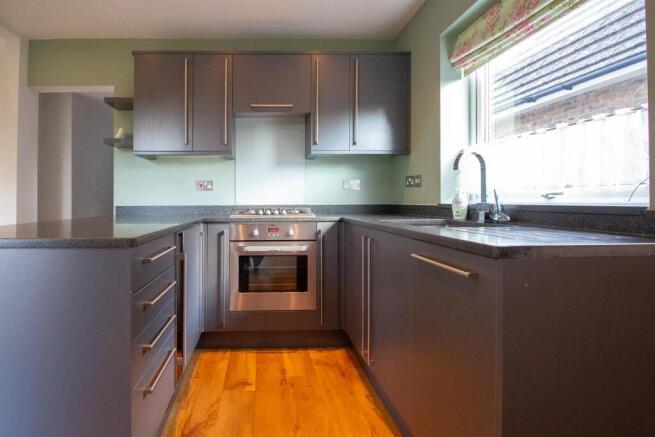 35 Eastern Rd - Kitchen.jpg