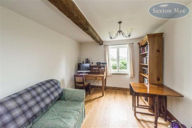 SNUG/SITTING ROOM