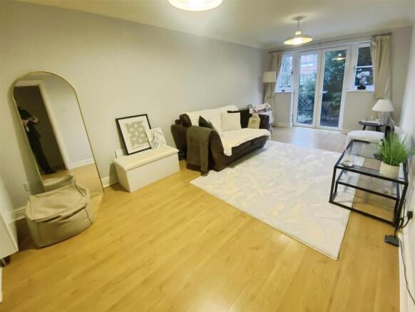 Grove Avenue, Wilmslow, SK9 photo 2