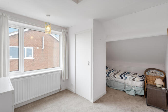 4 bed Semi-Detached Bungalow for sale Image 10