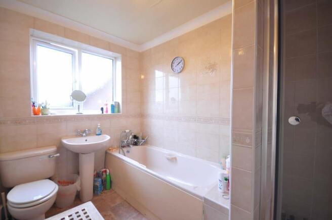 FAMILY BATHROOM