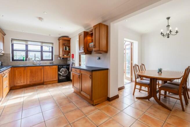 KITCHEN-1.jpg