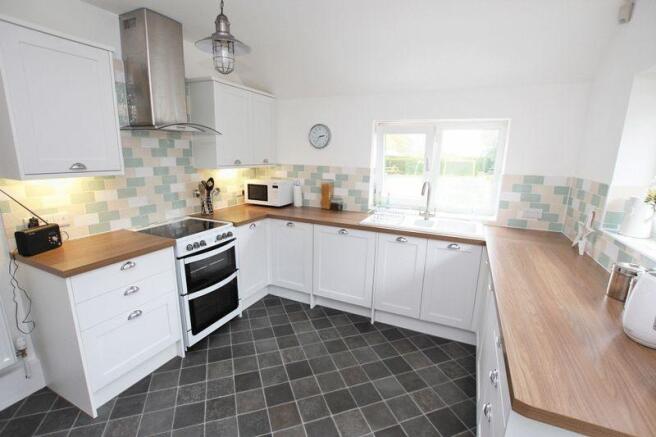Kitchen photo 2