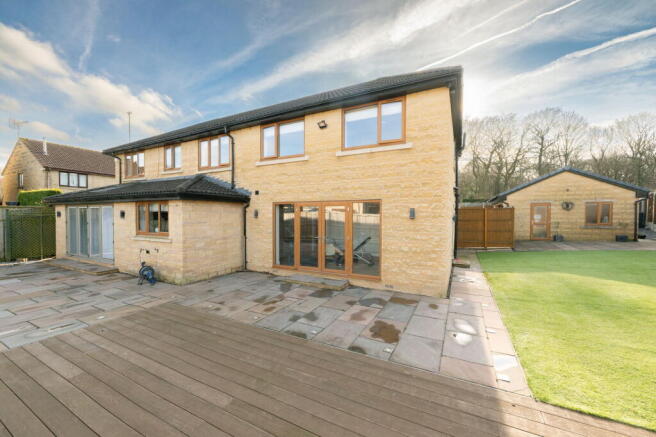 5 bed Detached for sale Image 5