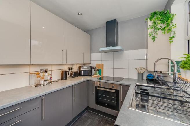 3 bed Terraced for sale Image 4