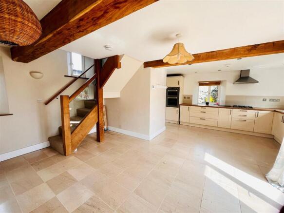Chestnut Cottage, Backlands Farm, The Street, Charmouth, Bridport photo 4