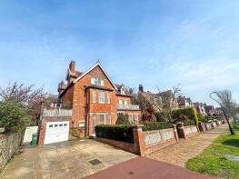Flat 3, 24a, Carlisle Road, Eastbourne BN20 7EN