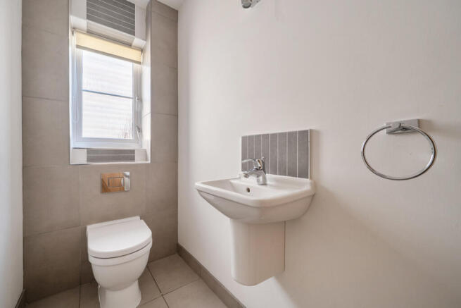 Cloakroom/wc