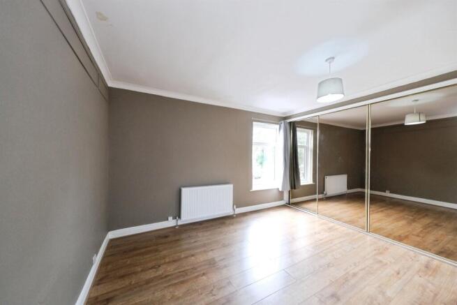 2 bed Terraced for sale Image 5