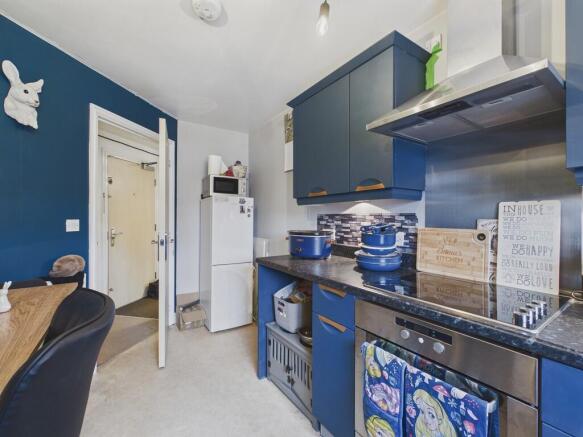2 bed Apartment for sale Image 8