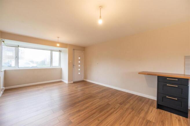 Flat 1 Winsor Close 26 9.jpg