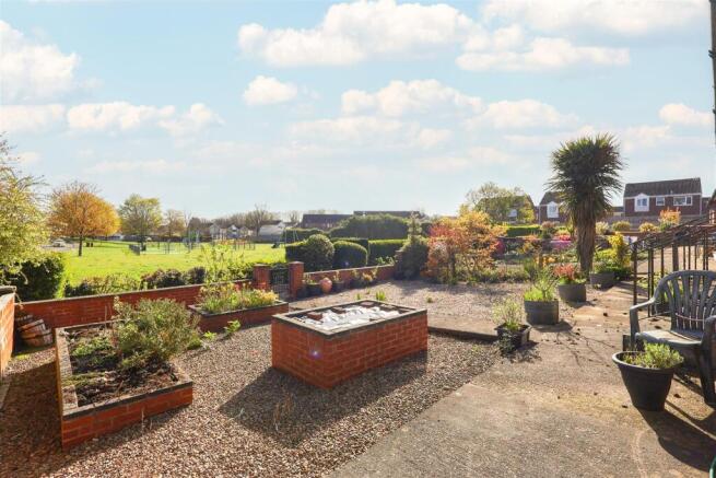 2 bed Detached Bungalow for sale Image 9