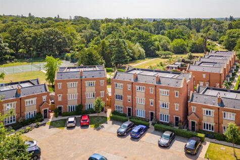 Danbury Palace Drive, Danbury, Chelmsford CM3