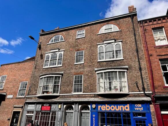 3c Gillygate 10.jpg