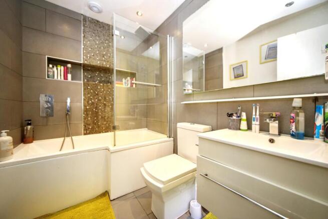 4 bed Semi-Detached for sale Image 12