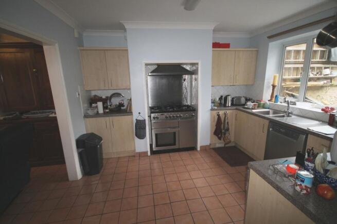 Kitchen/ Dining Room