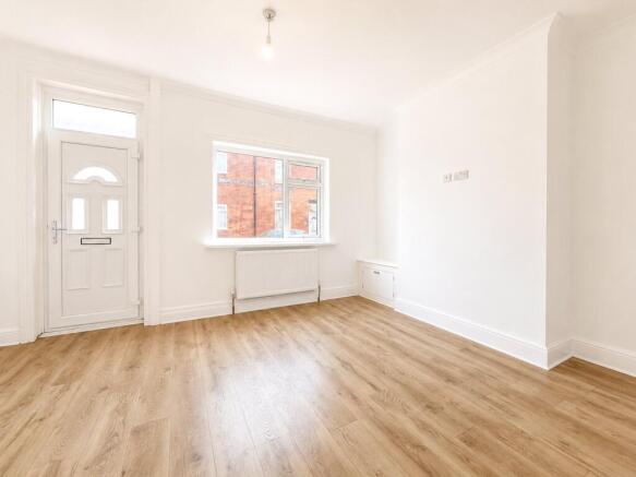 3 bed Terraced to rent Image 4
