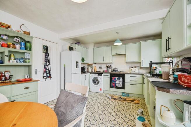 2 bed Semi-Detached for sale Image 4