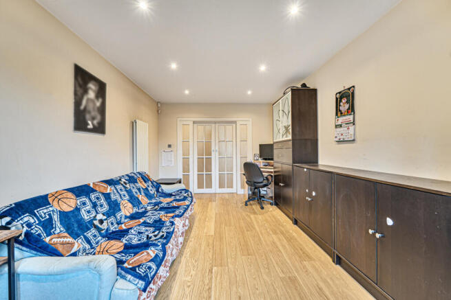 1408563-9-698b2b2...