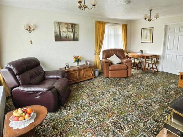 3ef9d0d6-LOUNGE 20DINER.jpg