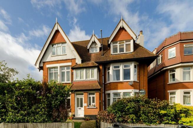 1-bed flat on Farnan Road, Streatham, London, SW16, £300,000