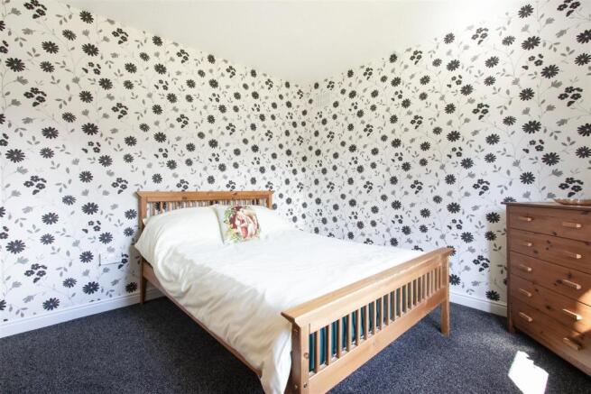 Bed2.jpg