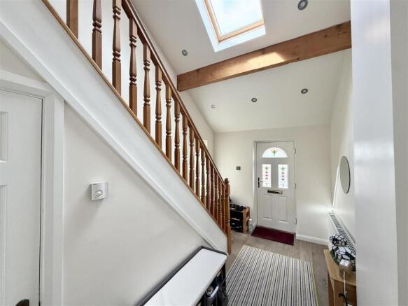 3 bed Semi-Detached for sale Image 8