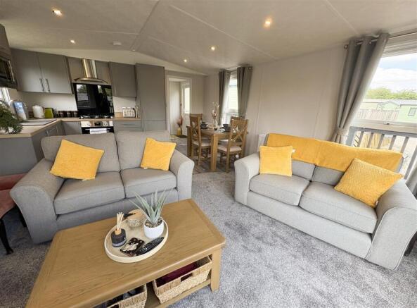 2 bed Chalet for sale Image 8