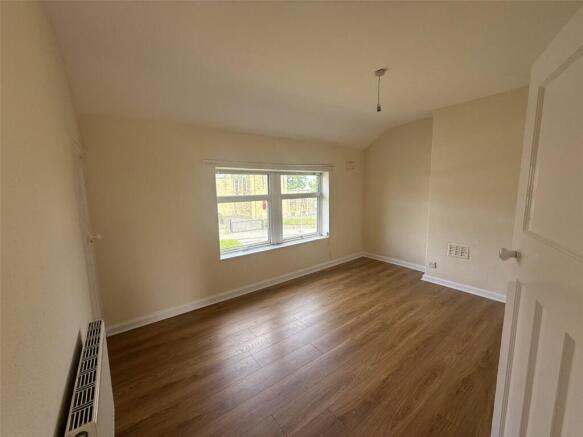 3 bed Terraced to rent Image 5