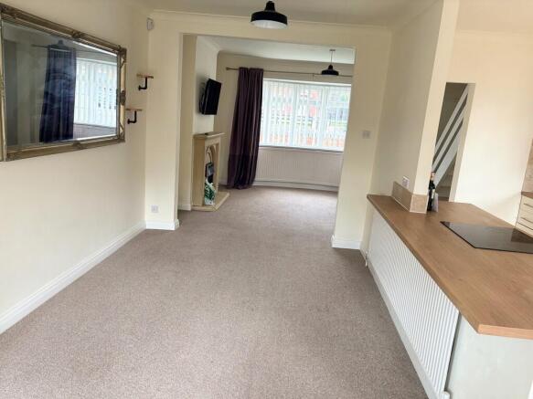 3 bed Detached to rent Image 6