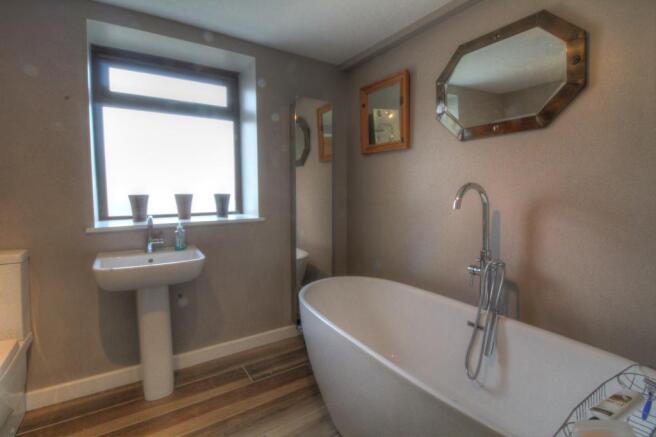 22 - Bathroom