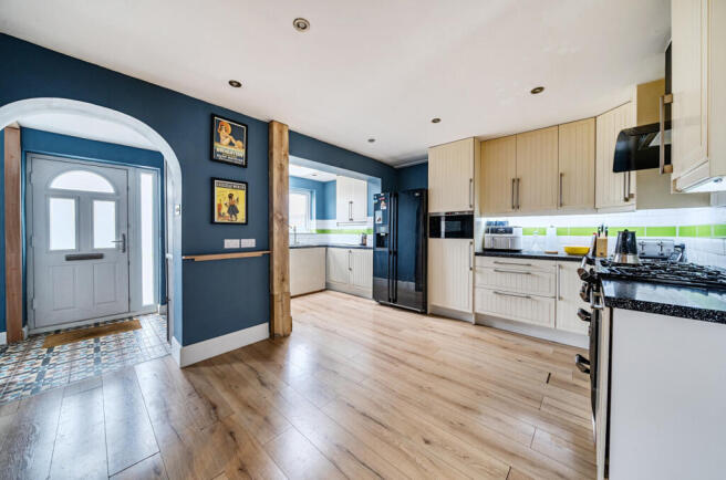 Mellor Close, Walton-on-Thames, Surrey photo 4