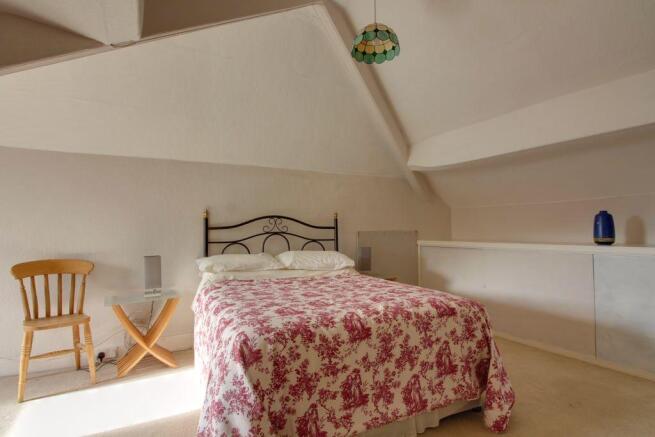 Bedroom 5 (Double)