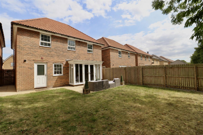 4 bed Detached for sale Image 8