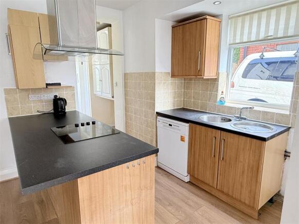 3 bed Semi-Detached for sale Image 9