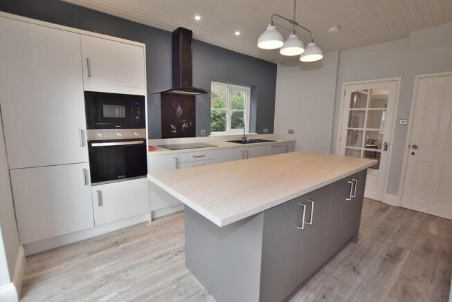 3 bed Detached to rent Image 12