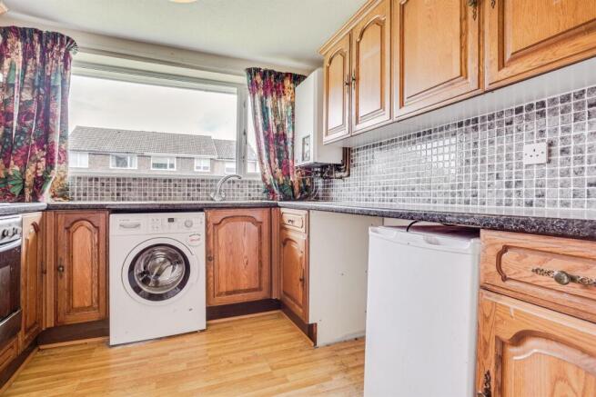 2 bed Semi-Detached Bungalow for sale Image 5