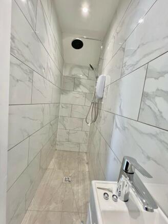 Walk in shower room