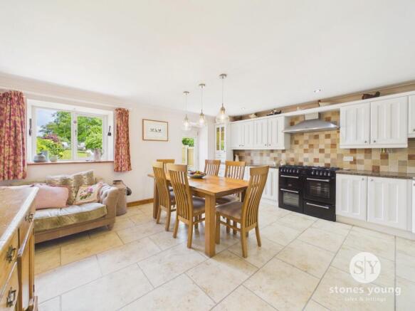 4 bed Barn Conversion for sale Image 8